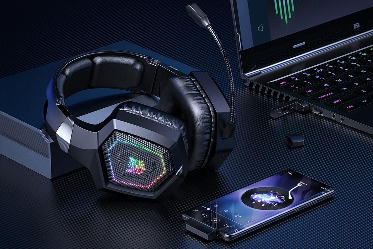 2.4GHz Wireless Gaming Headset with Flip Microphone for PC view 4